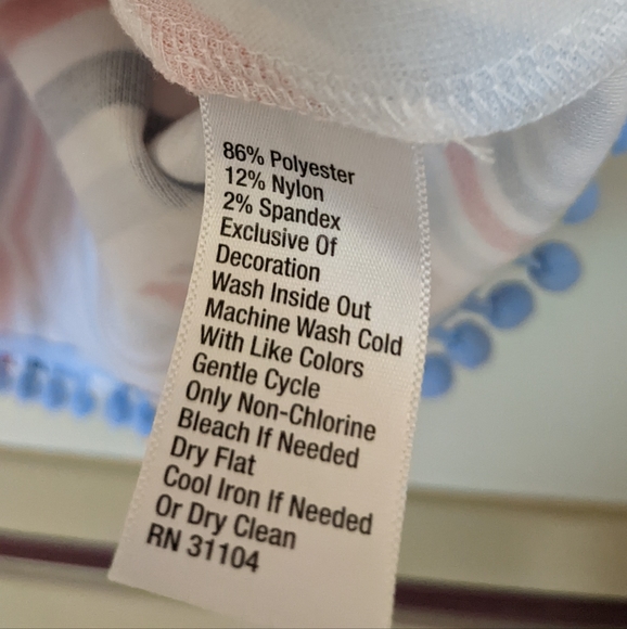 Crown & Ivy Medium Fun Summer Umbrella Pattern Tank Blouse - Picture 9 of 10